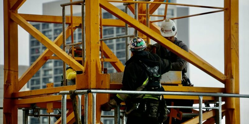 6-Ways-Work-Order-Tracking-Can-Help-You-Save-Money-and-Lower-Costs