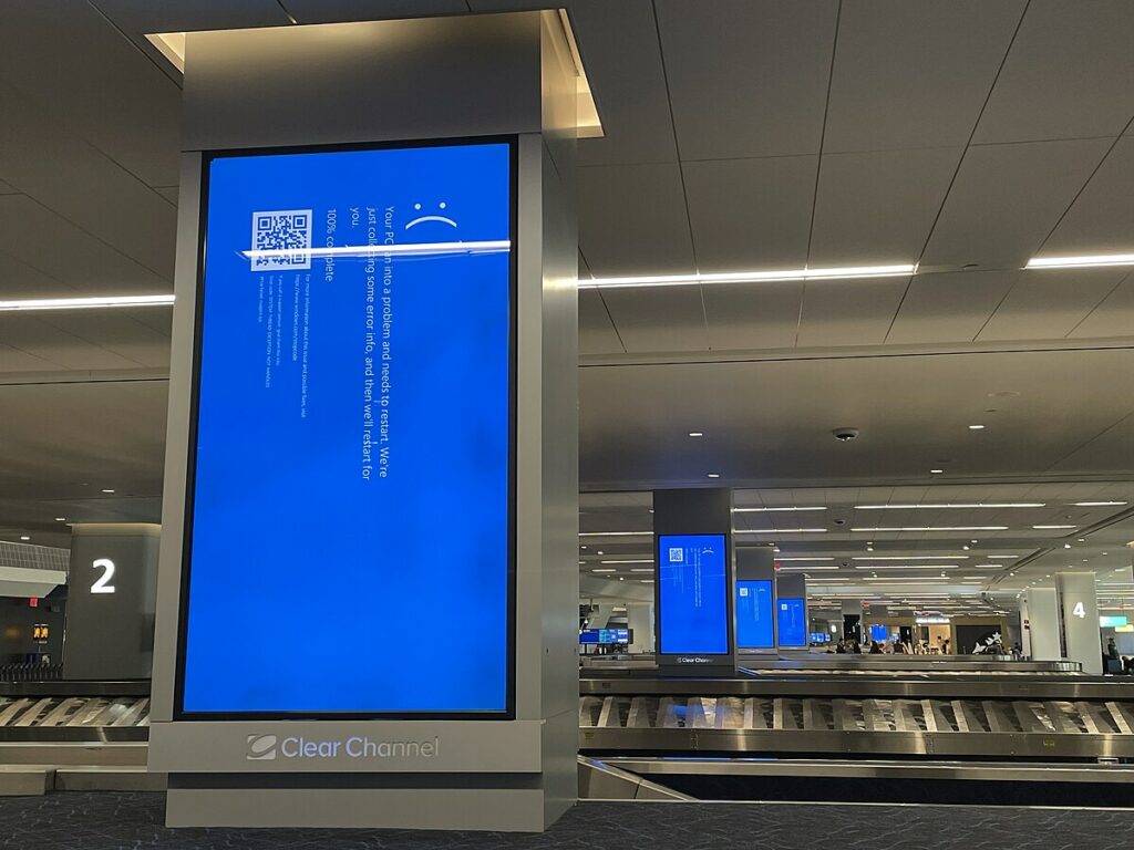 Crwodstrike outage at LaGuardia