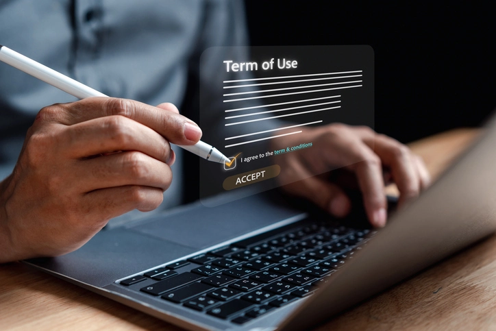 Maintain continuous license visibility by tracking all licensing agreements and contracts